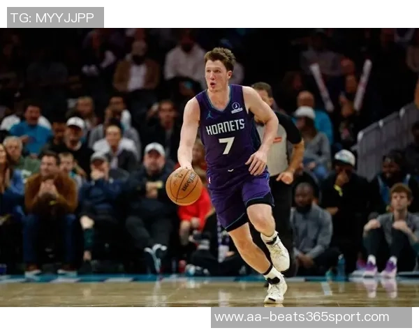 克尼佩尔表现积极尽管手感一般14投4中斩获18分罚球命中率高正负值显著提升 克尼佩尔表现积极尽管手感一般14投4中斩获18分罚球命中率高正负值显著提升