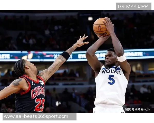 芬奇谈球队表现称戈贝尔发挥出色输球原因在于进攻端不力