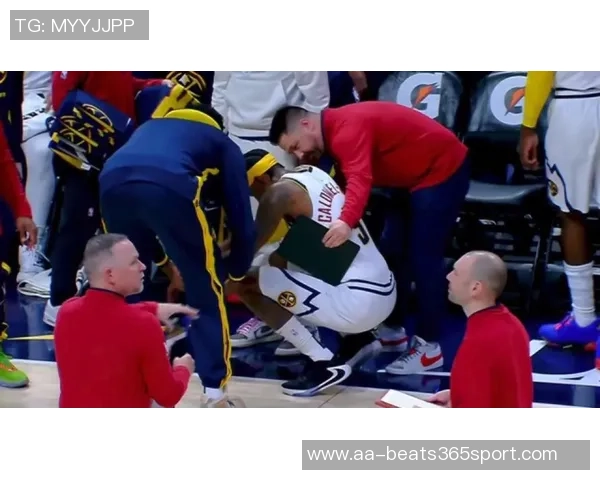 文班遭遇膝盖撞击倒地迅速回更衣室检查现已重返赛场状态良好