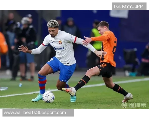 弗里克谈阿劳霍因病缺席阿拉维斯比赛强调全队需积极逼抢提升表现 弗里克谈阿劳霍因病缺席阿拉维斯比赛强调全队需积极逼抢提升表现