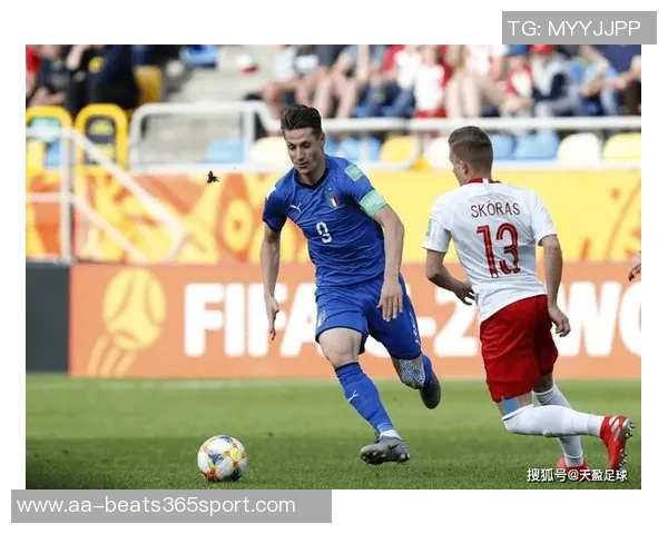 英格兰队今日训练迎来U20小将莱西塞缪尔坎贝尔三位新星加入